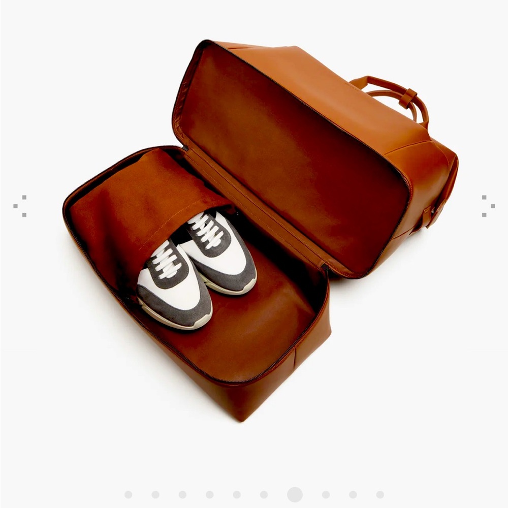 COPY - BRAND NEW IN BOX Monos leather weekender